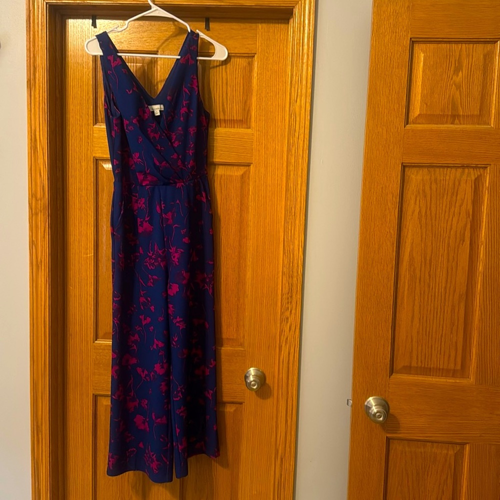 Sleeveless, wide legged jumper